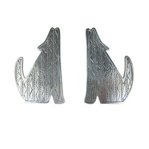 JJ Pewter Etched Tribal Southwest Vintage Wolf Wolves Stud Earrings Pierced 1in
